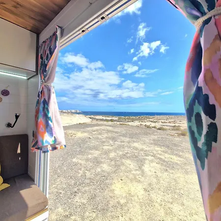 Camper Estatico Solo Para Alojar En El Frente Del Mar La Tejita