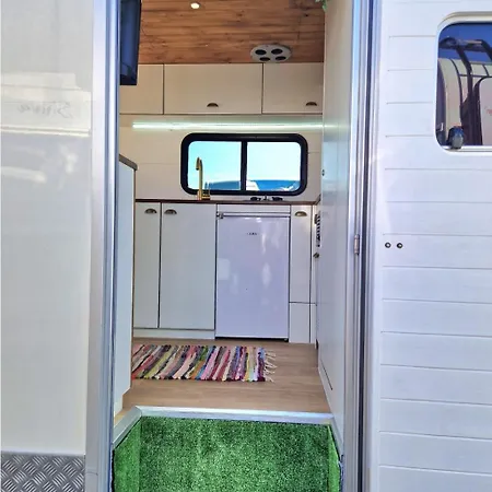 Campsite Camper Estatico Solo Para Alojar En El Frente Del Mar La Tejita